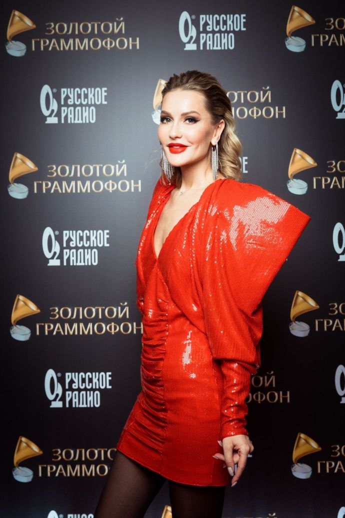 Таша Белая потрясла всех голливудским образом на церемонии вручения премии «Золотой граммофон»